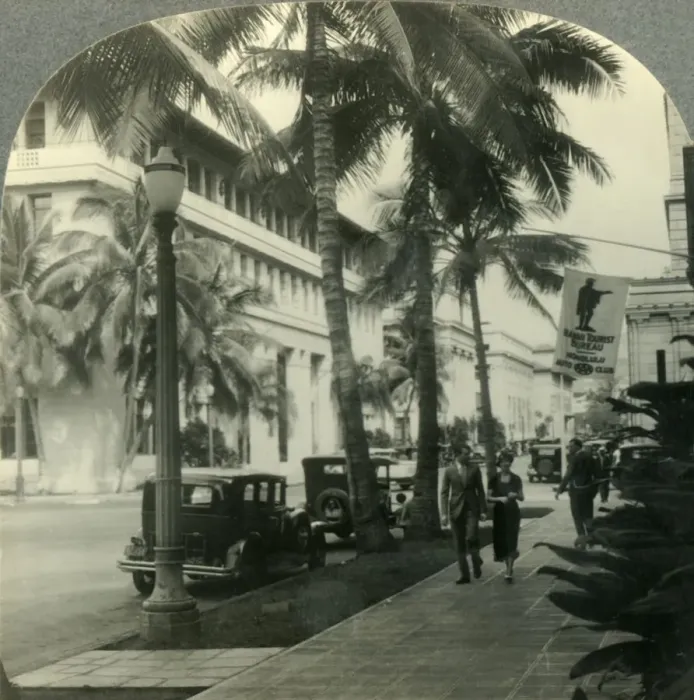 Framed Print : Bishop Street from the Dillingham Building, Honolulu, Hawaii, c1930s. Creator: Unknown Framed Print : Bishop Street from the Dillingham Building, Honolulu, Hawaii, c1930s. Creator: Unknown