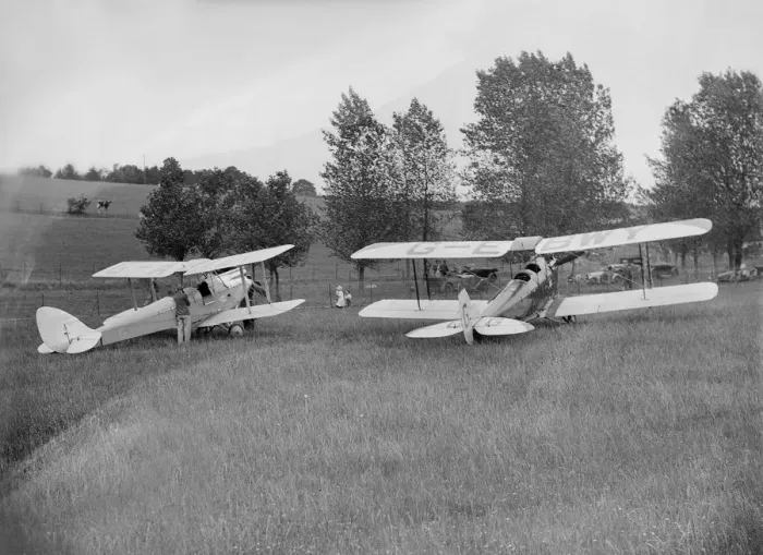 Framed Print : Blackburn Bluebird Mk 4 and De Havilland DH60 Moth at the Oxford Speed Trials, c1930 Framed Print : Blackburn Bluebird Mk 4 and De Havilland DH60 Moth at the Oxford Speed Trials, c1930