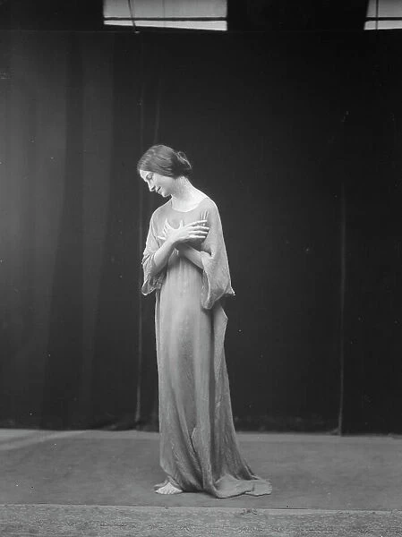 Block, Stella, Miss, 1919 or 1920. Creator: Arnold Genthe