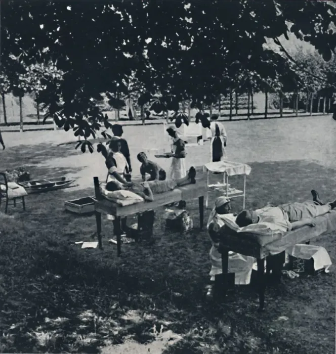Framed Print : Blood donors, 1941. Artist: Cecil Beaton Framed Print : Blood donors, 1941. Artist: Cecil Beaton