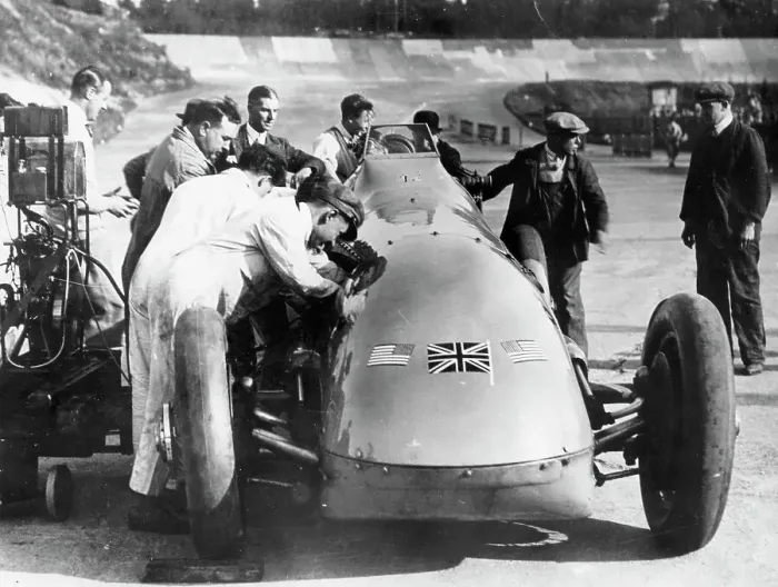 Framed Print : Bluebird at Brooklands, Surrey, 1928 Framed Print : Bluebird at Brooklands, Surrey, 1928