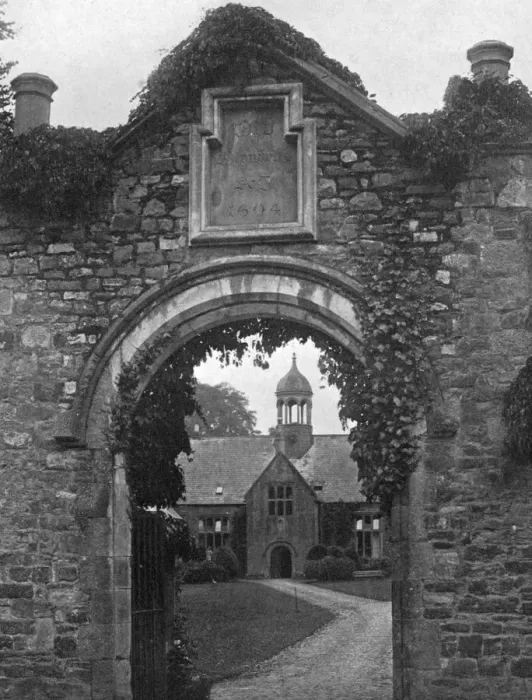 Framed Print : Blundells School, Tiverton, Devon, 1924-1926. Artist: Valentine & Sons Publishing Co Framed Print : Blundells School, Tiverton, Devon, 1924-1926. Artist: Valentine & Sons Publishing Co