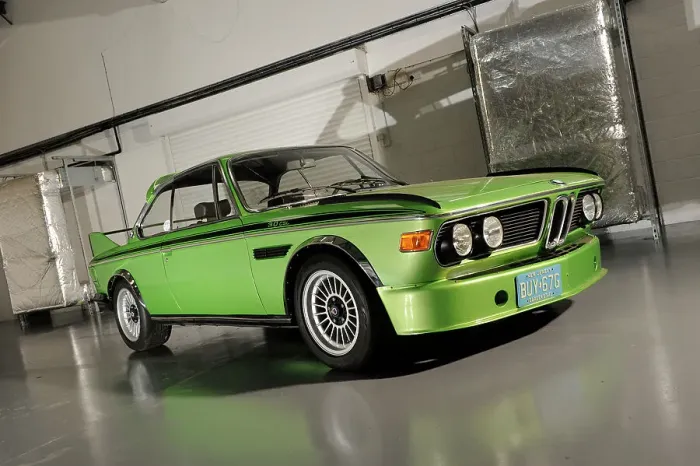 Framed Print : BMW 3.0 CSL BAT 1975. Artist: Simon Clay Framed Print : BMW 3.0 CSL BAT 1975. Artist: Simon Clay
