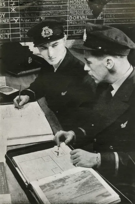 Framed Print : BOAC navigation officers drawing up a flight plan, World War II, c1939-c1944 (1946) Framed Print : BOAC navigation officers drawing up a flight plan, World War II, c1939-c1944 (1946)
