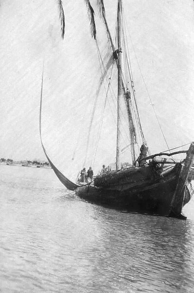 Boat setting sail on the River Tigris, Mesopotamia, 1918