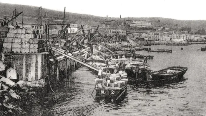 Framed Print : Boats on the river Malecon, Valparaiso, Chile, c1900s Framed Print : Boats on the river Malecon, Valparaiso, Chile, c1900s