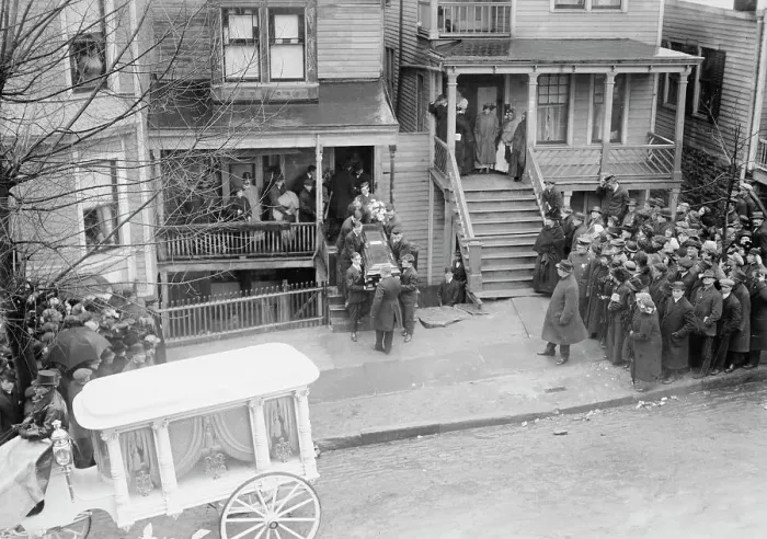 Framed Print : Body of Dago Frank being carried to hearse, 1914. Creator: Bain News Service Framed Print : Body of Dago Frank being carried to hearse, 1914. Creator: Bain News Service