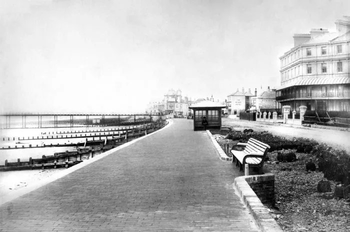 Framed Print : Bognor Parade, c1882 Framed Print : Bognor Parade, c1882
