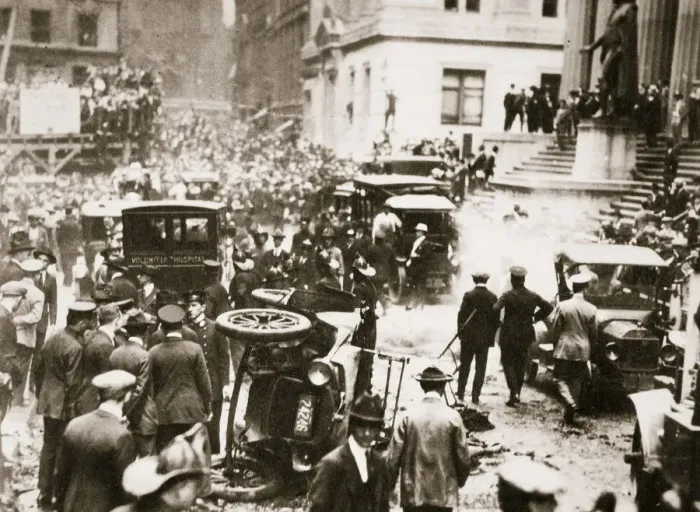 Framed Print : Bomb blast opposite the offices of JP Morgan & Co, New York, USA, 16 September, 1920 Framed Print : Bomb blast opposite the offices of JP Morgan & Co, New York, USA, 16 September, 1920