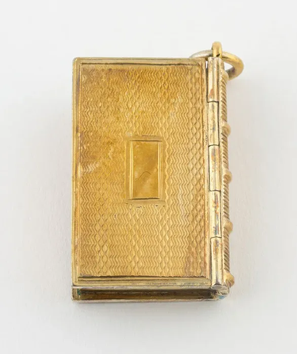 Framed Print : Book-Shaped Vinaigrette, Birmingham, 1835 / 36. Creator: Taylor and Perry Framed Print : Book-Shaped Vinaigrette, Birmingham, 1835 / 36. Creator: Taylor and Perry