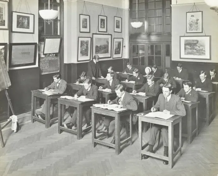 Framed Print : Bookkeeping class for men, Blackheath Road Evening Institute, London, 1914 Framed Print : Bookkeeping class for men, Blackheath Road Evening Institute, London, 1914