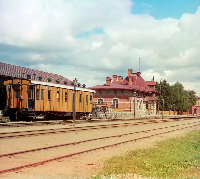 Framed Print : Borodino Station, 1911. Creator: Sergey Mikhaylovich Prokudin-Gorsky Framed Print : Borodino Station, 1911. Creator: Sergey Mikhaylovich Prokudin-Gorsky