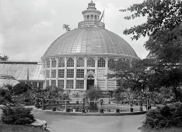 Framed Print : Botanical Gardens, 1917 or 1918. Creator: Harris & Ewing. Botanical Gardens, 1917 or 1918. Creator: Harris & Ewing Framed Print : Botanical Gardens, 1917 or 1918. Creator: Harris & Ewing. Botanical Gardens, 1917 or 1918. Creator: Harris & Ewing