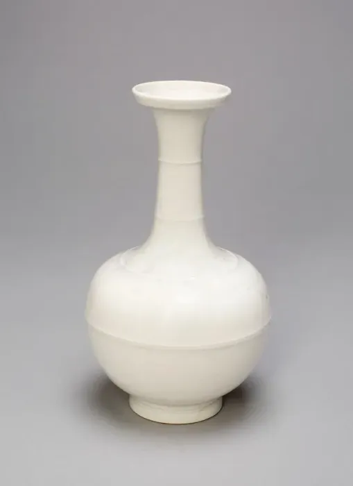 Framed Print : Bottle-Shaped Vase with Encircling Ribs, Ming dynasty or Qing dynasty, c Framed Print : Bottle-Shaped Vase with Encircling Ribs, Ming dynasty or Qing dynasty, c