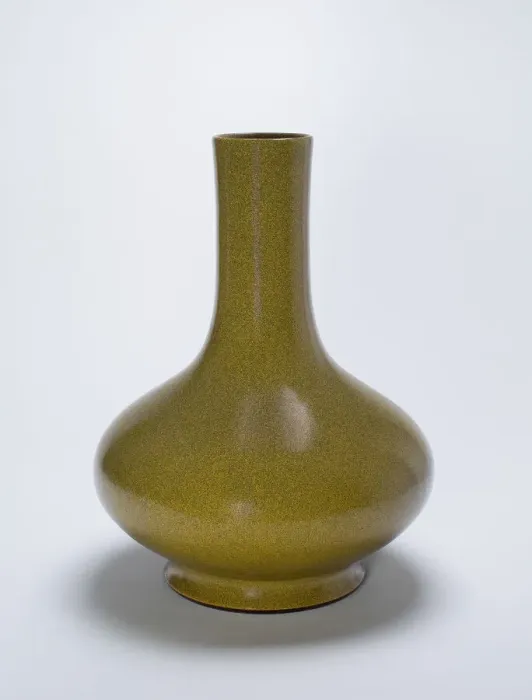 Framed Print : Bottle-Shaped Vase, Qing dynasty (1644-1911), Qianlong reign mark and period (1736-1795) Framed Print : Bottle-Shaped Vase, Qing dynasty (1644-1911), Qianlong reign mark and period (1736-1795)