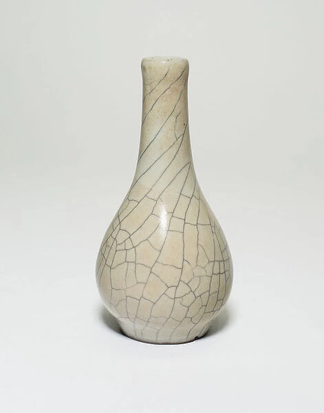 Bottle-Shaped Vase, Yuan dynasty or possibly Qing dynasty (1644-1911), Yongzheng period (1723-1735). Creator: Unknown