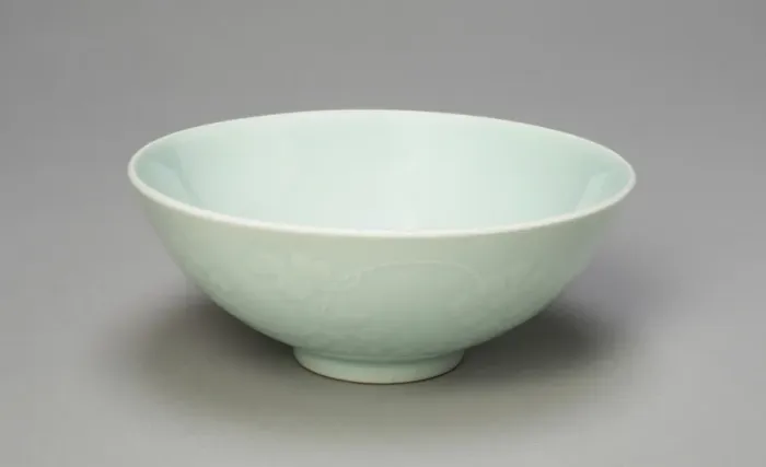 Framed Print : Bowl with Blossoms and Radiating Petals, Qing dynasty (1644-1911) Framed Print : Bowl with Blossoms and Radiating Petals, Qing dynasty (1644-1911)