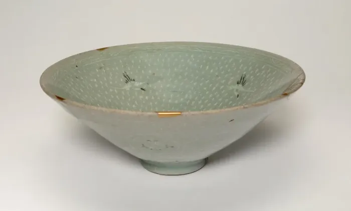 Framed Print : Bowl with Cranes and Chrysanthemum Flower Heads, Korea, Goryeo dynasty, late 14th century Framed Print : Bowl with Cranes and Chrysanthemum Flower Heads, Korea, Goryeo dynasty, late 14th century