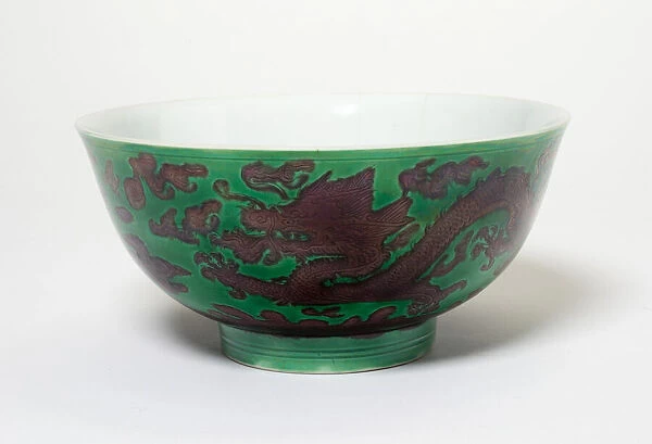 Bowl with Dragons, Qing dynasty (1644-1911), Kangxi reign mark and period (1662-1722)
