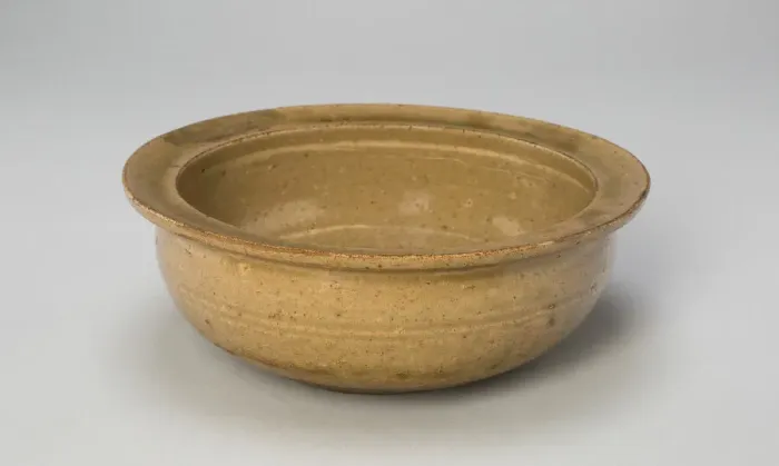 Framed Print : Bowl, Six dynasties (220-589) or Tang dynasty (618-907), c. 6th / 7th century Framed Print : Bowl, Six dynasties (220-589) or Tang dynasty (618-907), c. 6th / 7th century