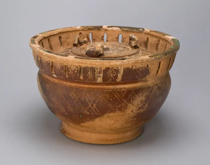 Framed Print : Bowl-Shaped Vessel with Cover (Gui) and Pierced Collar, Eastern Han dynasty, 1st century Framed Print : Bowl-Shaped Vessel with Cover (Gui) and Pierced Collar, Eastern Han dynasty, 1st century