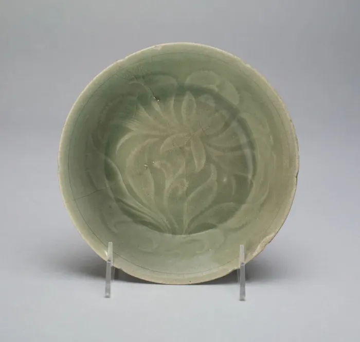 Framed Print : Bowl with Stylized Flowers and Leaves, Korea, Goryeo dynasty (918-1392) Framed Print : Bowl with Stylized Flowers and Leaves, Korea, Goryeo dynasty (918-1392)