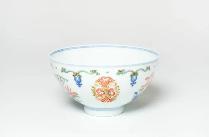 Framed Print : Bowl with Stylized Medallions, Qing dynasty (1644-1911), Yongzheng reign mark (1723-1735) Framed Print : Bowl with Stylized Medallions, Qing dynasty (1644-1911), Yongzheng reign mark (1723-1735)