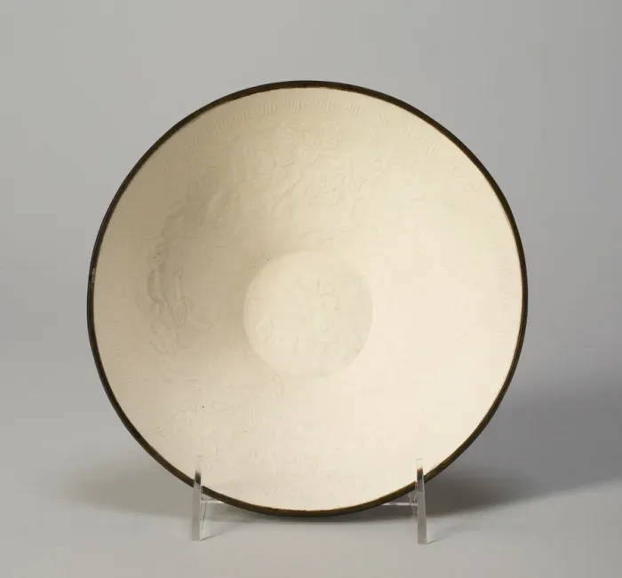 Framed Print : Bowl with Stylized Peony Spray, Jin dynasty (1115-1234), 12th century. Creator: Unknown Framed Print : Bowl with Stylized Peony Spray, Jin dynasty (1115-1234), 12th century. Creator: Unknown