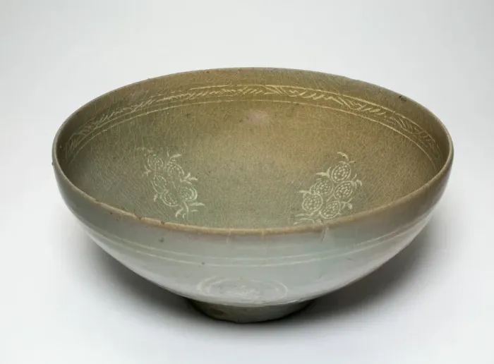 Framed Print : Bowl with Stylized Pomegranate Clusters, Korea, Goryeo dynasty (918-1392) Framed Print : Bowl with Stylized Pomegranate Clusters, Korea, Goryeo dynasty (918-1392)