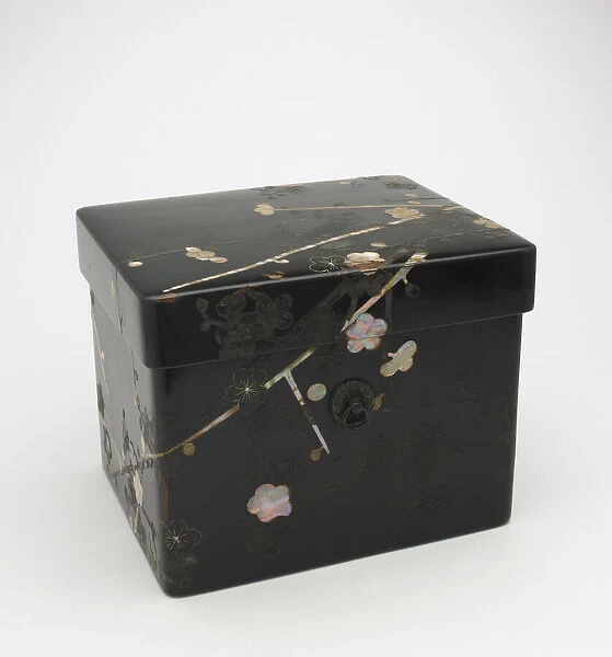 Box with fitted cover, Edo period, 17th century. Creator: Unknown