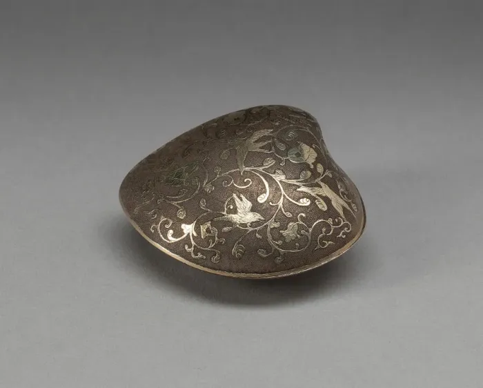 Framed Print : Box in the Form of a Clamshell, Tang dynasty (618-907 A. D. ), c. 700 / 50. Creator: Unknown Framed Print : Box in the Form of a Clamshell, Tang dynasty (618-907 A. D. ), c. 700 / 50. Creator: Unknown