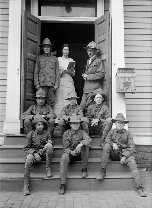 Framed Print : Boy Scouts, 1913. Creator: Harris & Ewing. Boy Scouts, 1913. Creator: Harris & Ewing Framed Print : Boy Scouts, 1913. Creator: Harris & Ewing. Boy Scouts, 1913. Creator: Harris & Ewing