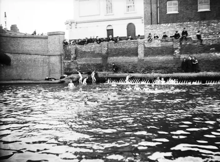 Framed Print : Boys bathing in a sluice on the Grand Union Canal, London, c1905 Framed Print : Boys bathing in a sluice on the Grand Union Canal, London, c1905