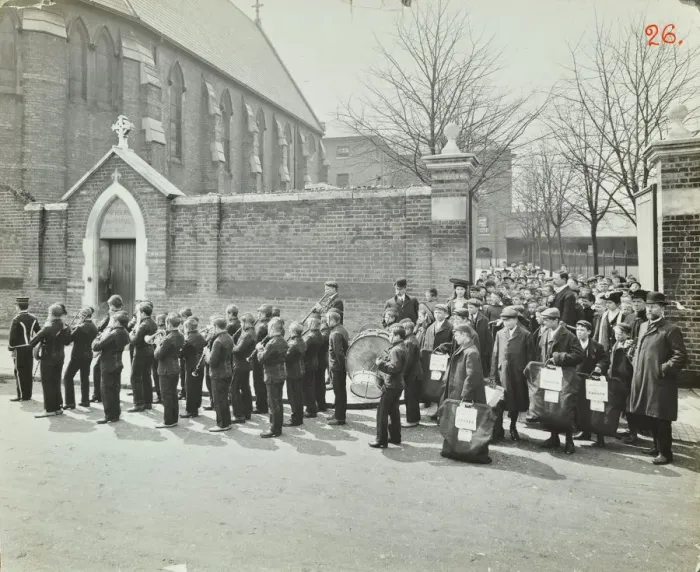 Framed Print : Boys emigrating to Canada setting off from Saint Nicholas Industrial School, Essex, 1908 Framed Print : Boys emigrating to Canada setting off from Saint Nicholas Industrial School, Essex, 1908
