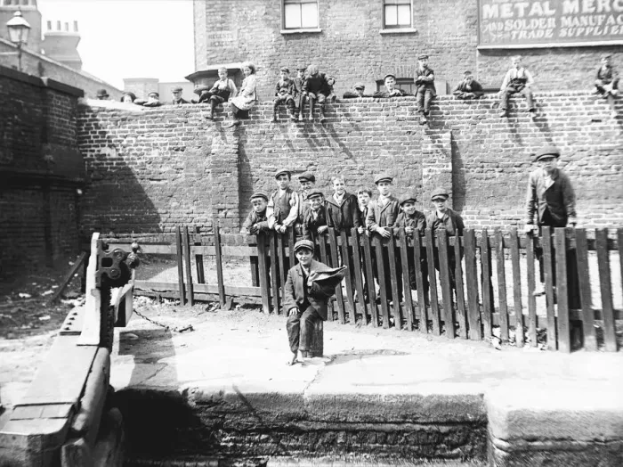 Framed Print : Boys by a lock on the Grand Union Canal, London, c1905 Framed Print : Boys by a lock on the Grand Union Canal, London, c1905