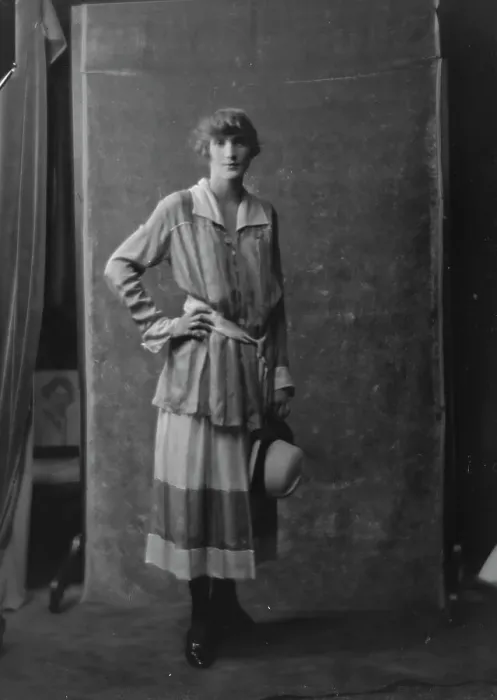 Framed Print : Bradley, Ruth, Miss, portrait photograph, (1916?). Creator: Arnold Genthe Framed Print : Bradley, Ruth, Miss, portrait photograph, (1916?). Creator: Arnold Genthe