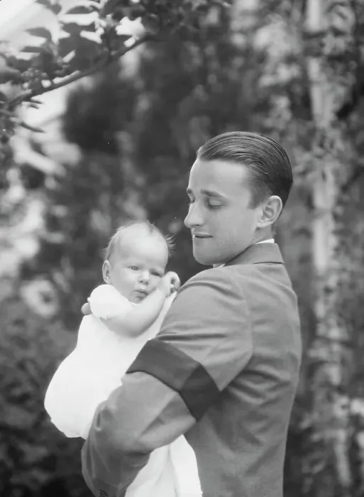 Framed Print : Brady, James Cox, Jr. Mr. and child, outdoors, 1930 May 24. Creator: Arnold Genthe Framed Print : Brady, James Cox, Jr. Mr. and child, outdoors, 1930 May 24. Creator: Arnold Genthe