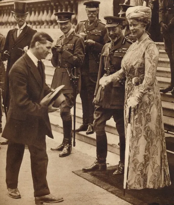 Framed Print : Bravery in civvies : laughs with the King and Queen, 1920s or 1930s (1935) Framed Print : Bravery in civvies : laughs with the King and Queen, 1920s or 1930s (1935)