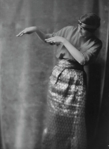 Breese, Frances, Miss, portrait photograph, 1914 Apr. 20. Creator: Arnold Genthe