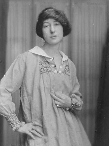 Breese, Sydney, Mrs. portrait photograph, 1916. Creator: Arnold Genthe