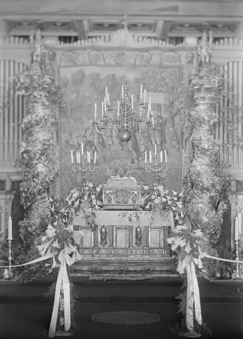 Framed Print : Breese wedding, portrait photograph, 1915. Creator: Arnold Genthe Framed Print : Breese wedding, portrait photograph, 1915. Creator: Arnold Genthe