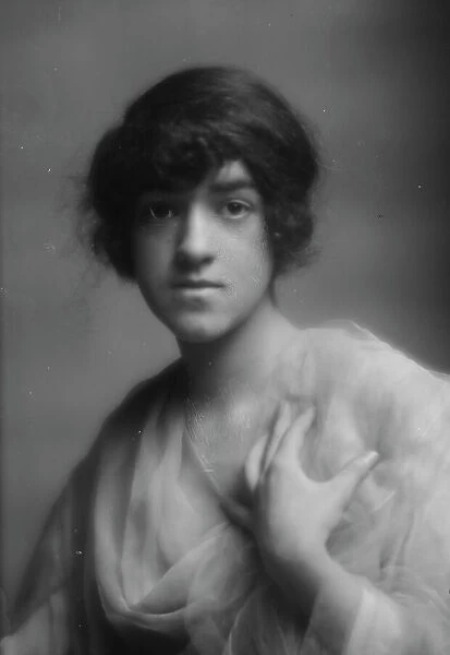 Breitung, Juliet, Miss, portrait photograph, between 1913 and 1942. Creator: Arnold Genthe