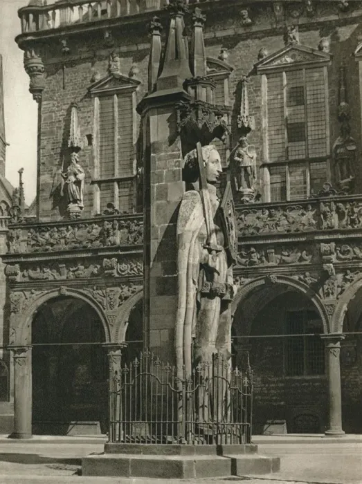Framed Print : Bremen - The Roland in front of the Town Hall, 1931. Artist: Kurt Hielscher Framed Print : Bremen - The Roland in front of the Town Hall, 1931. Artist: Kurt Hielscher