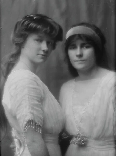Brenon, Juliet and Aileen, Misses, portrait photograph, 1912 or 1913. Creator: Arnold Genthe