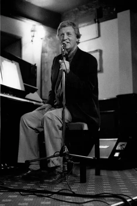 Framed Print : Brian Dee, Watermill Jazz Club, Dorking, Surrey, June 2000. Artist: Brian O Connor Framed Print : Brian Dee, Watermill Jazz Club, Dorking, Surrey, June 2000. Artist: Brian O Connor