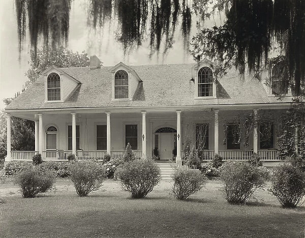 The Briars, Natchez vic. Adams County, Mississippi, 1938. Creator: Frances Benjamin Johnston