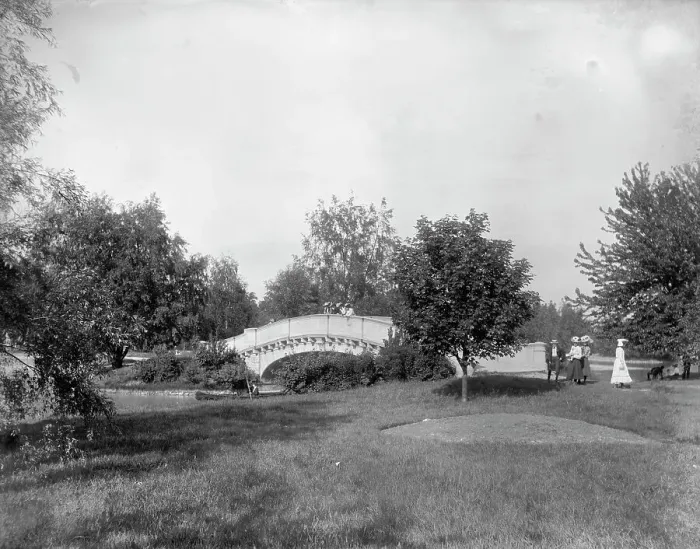 Framed Print : A Bridge on Belle Isle Park, Detroit, Mich. between 1895 and 1910. Creator: Unknown Framed Print : A Bridge on Belle Isle Park, Detroit, Mich. between 1895 and 1910. Creator: Unknown