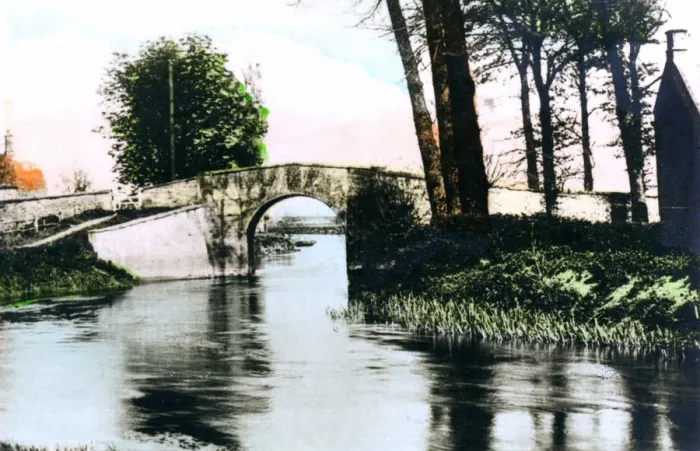 Framed Print : Bridge at Radcot, Oxfordshire, 1926. Artist: Cavenders Ltd Framed Print : Bridge at Radcot, Oxfordshire, 1926. Artist: Cavenders Ltd