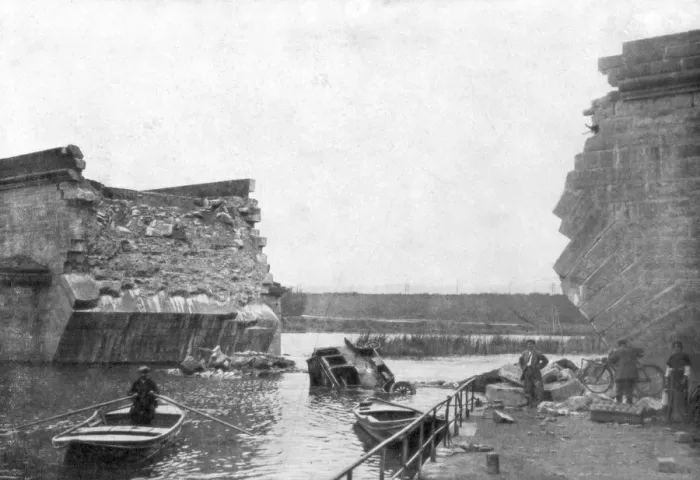 Framed Print : The bridge at Trilport, 1st Battle of the Marne, France, 5-12 September 1914 Framed Print : The bridge at Trilport, 1st Battle of the Marne, France, 5-12 September 1914