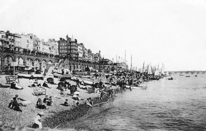 Framed Print : Brighton beach, East Sussex, c1900s-1920s Framed Print : Brighton beach, East Sussex, c1900s-1920s